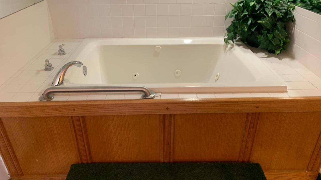 Regency Inn And Suites Stilwell Eksteriør billede