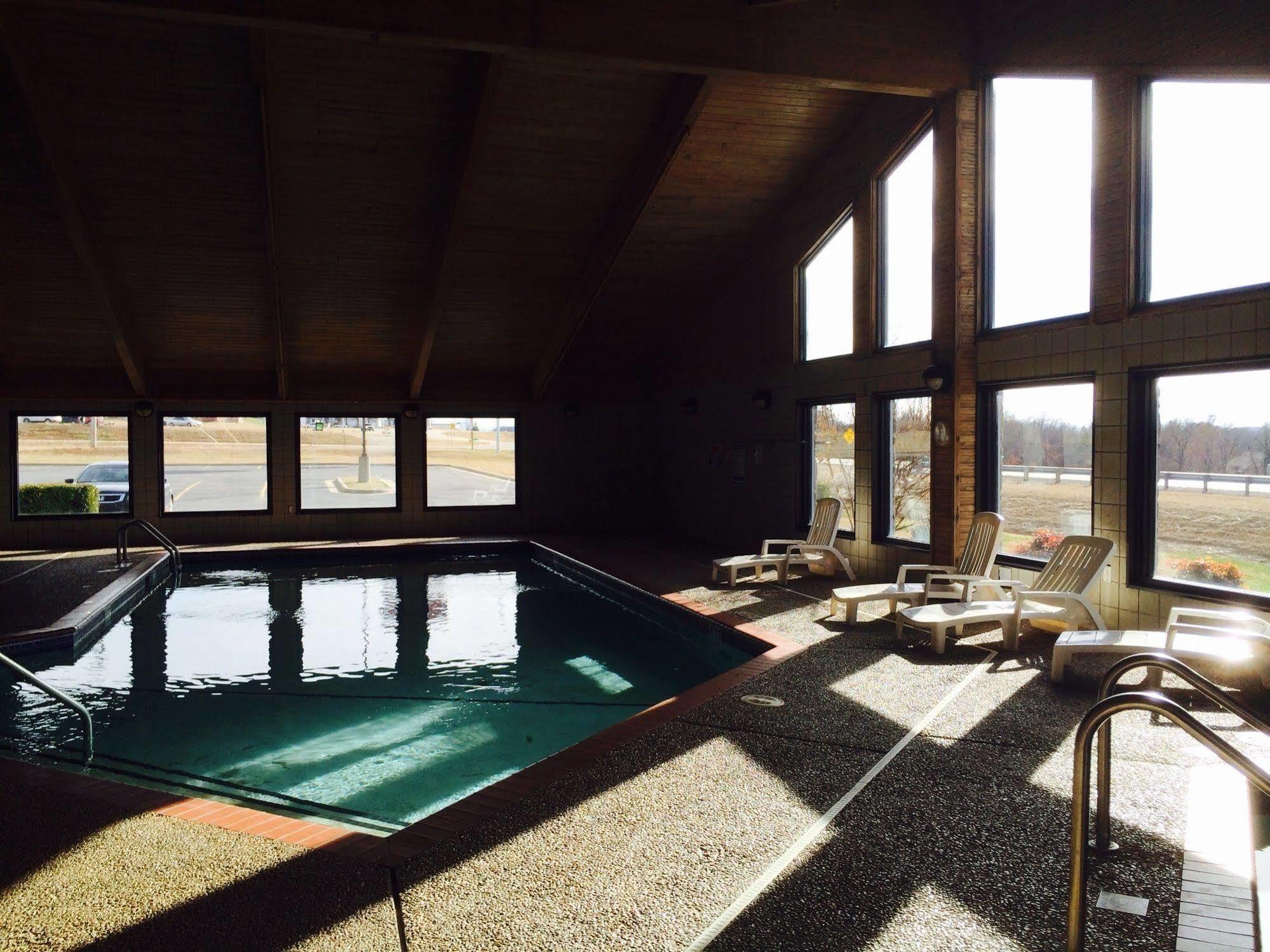 Regency Inn And Suites Stilwell Eksteriør billede