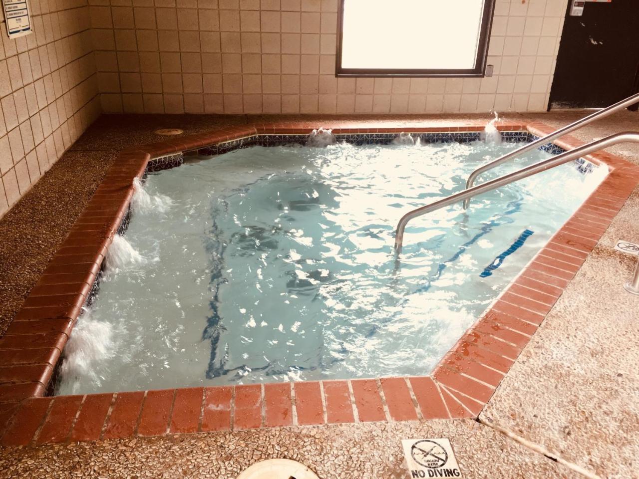 Regency Inn And Suites Stilwell Eksteriør billede